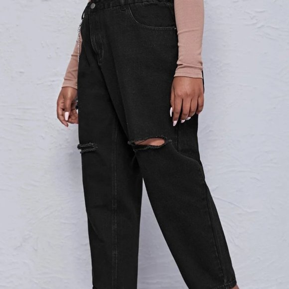 SHEIN Plus Chain Detail Ripped ⚧ Mom Jeans, 1XL Black - Picture 5 of 7